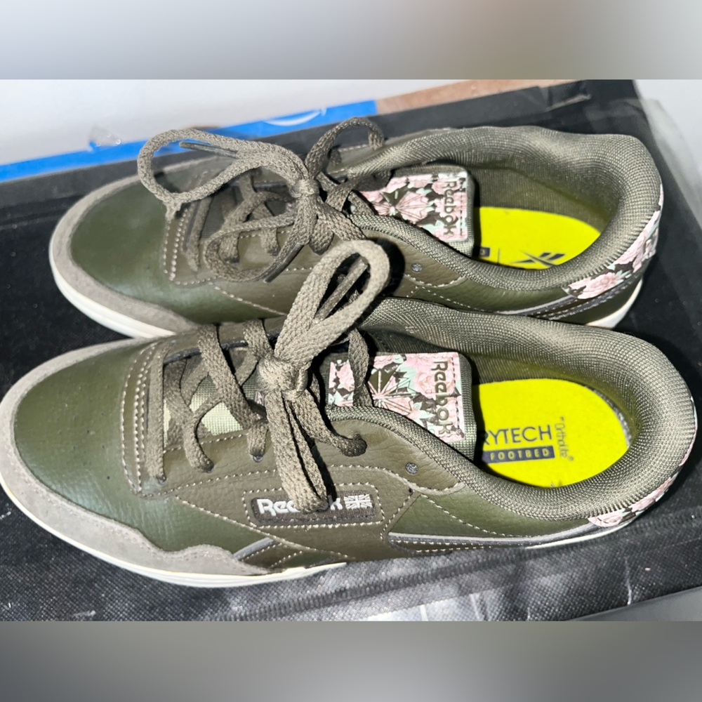 Reebok Forest Green Leather Sneakers - Picture 4 of 4